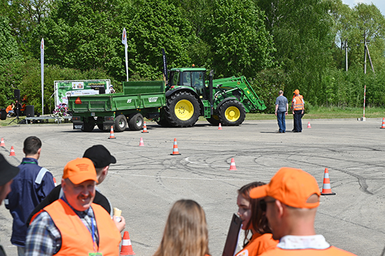 traktorininko konkursas