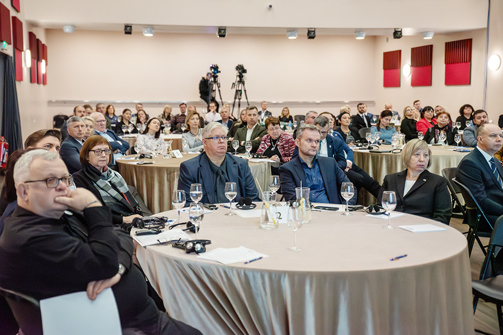 konferencija regionu politika2